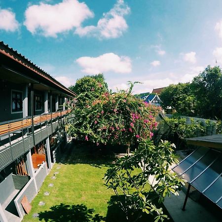 Chiangmai Moli Inn (Adults Only) เชียงใหม่ ภายนอก รูปภาพ