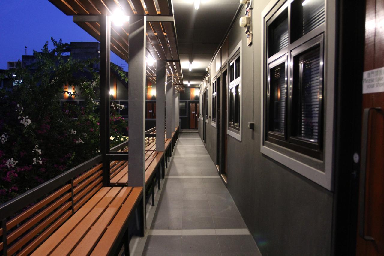 Chiangmai Moli Inn (Adults Only) เชียงใหม่ ภายนอก รูปภาพ