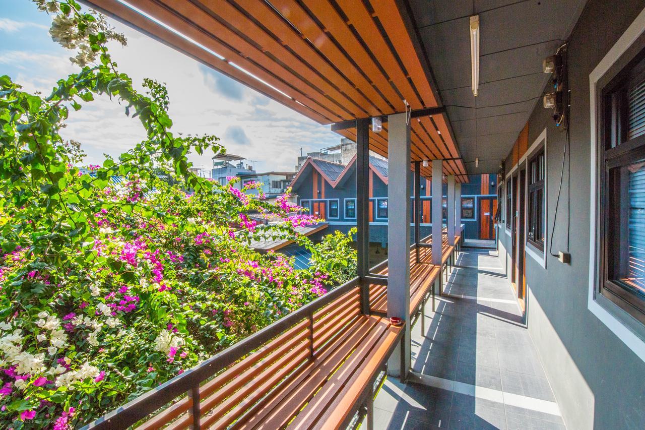 Chiangmai Moli Inn (Adults Only) เชียงใหม่ ภายนอก รูปภาพ