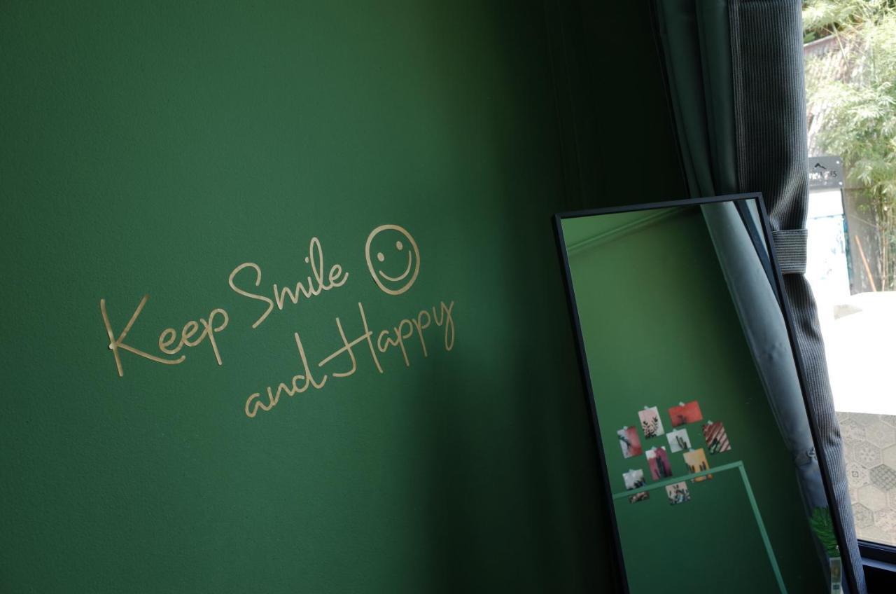 Chiangmai Moli Inn (Adults Only) เชียงใหม่ ภายนอก รูปภาพ