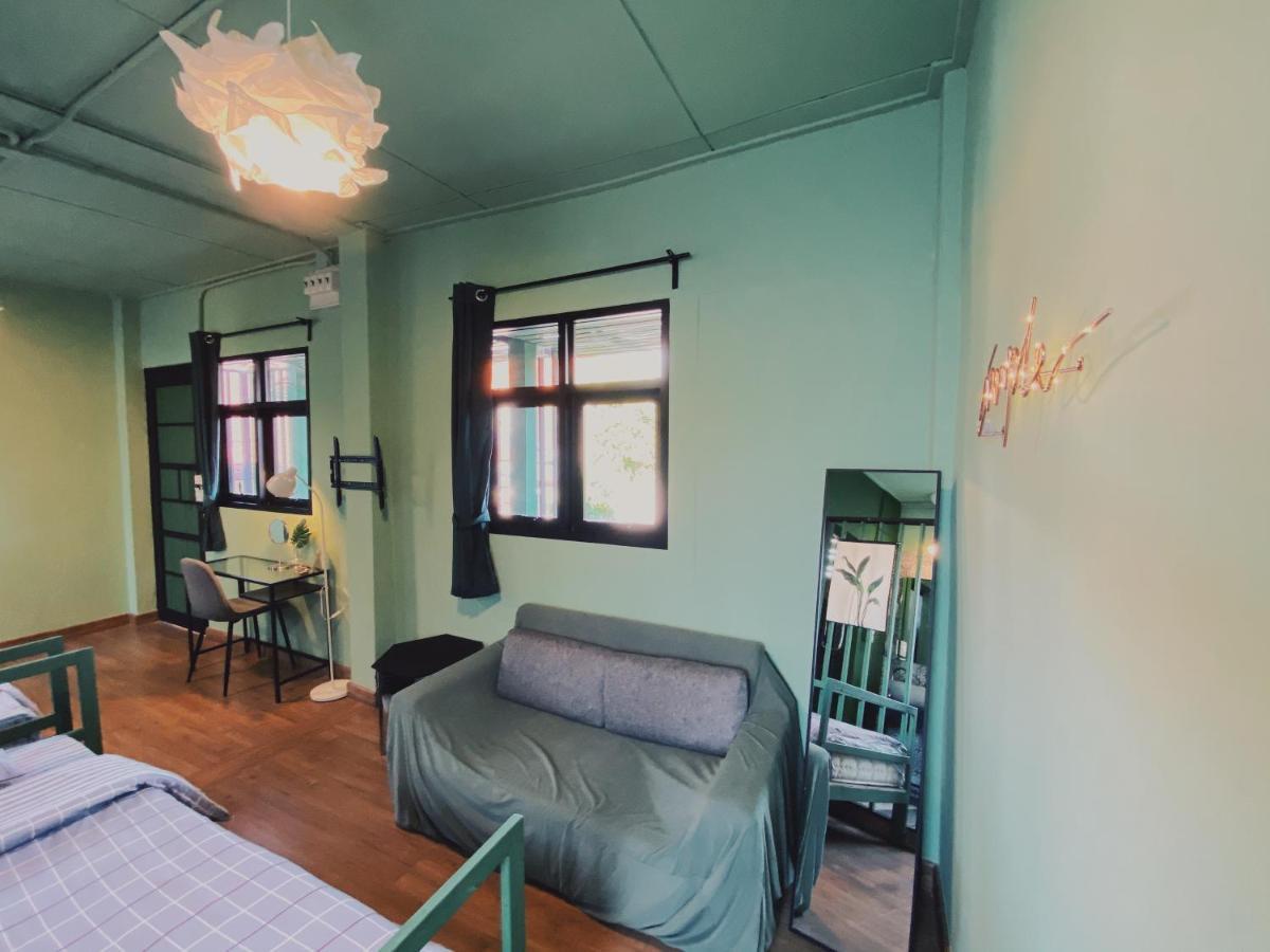 Chiangmai Moli Inn (Adults Only) เชียงใหม่ ภายนอก รูปภาพ