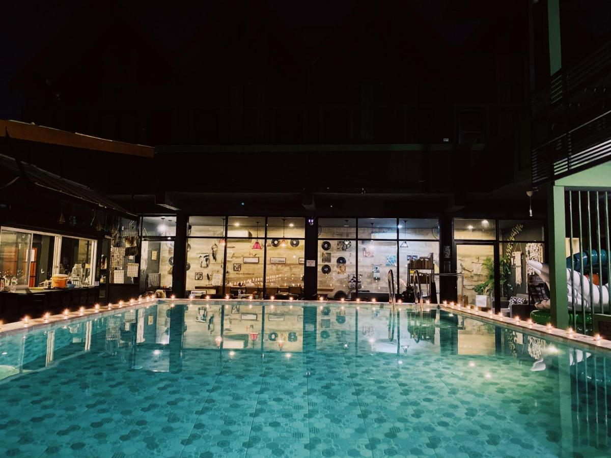 Chiangmai Moli Inn (Adults Only) เชียงใหม่ ภายนอก รูปภาพ